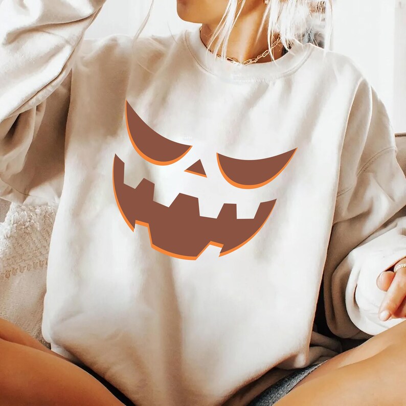 Halloween Pumpkin Face Sweatshirt, Jack-o’-Lantern Spooky Season SweatShirt, Trendy Fall Pumpkin SweatShirt